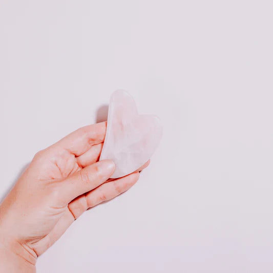 Gua Sha cuarzo rosa productos ecológicos colombia Izana Naturals